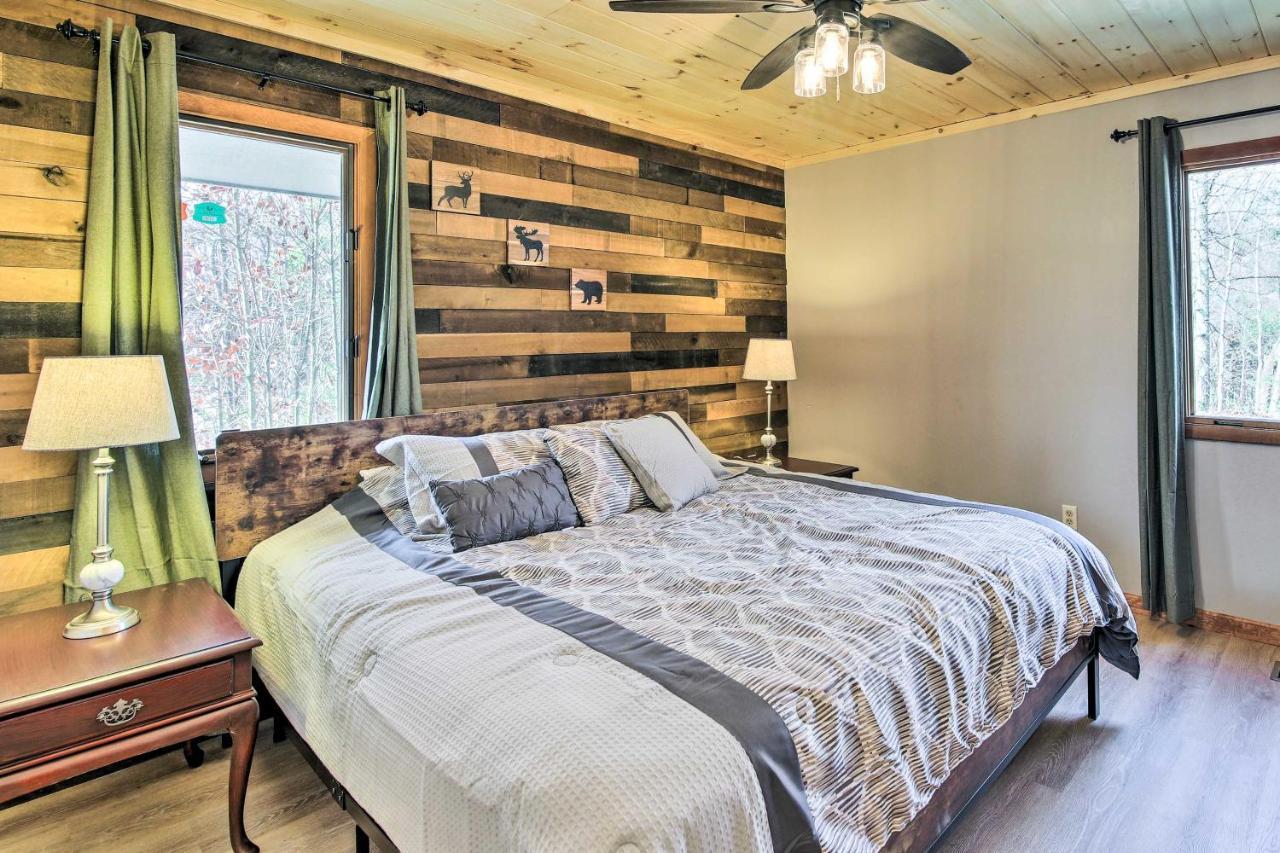 Gatlinburg Mountain Cabin With Hot Tub, Deck And Games Exterior foto