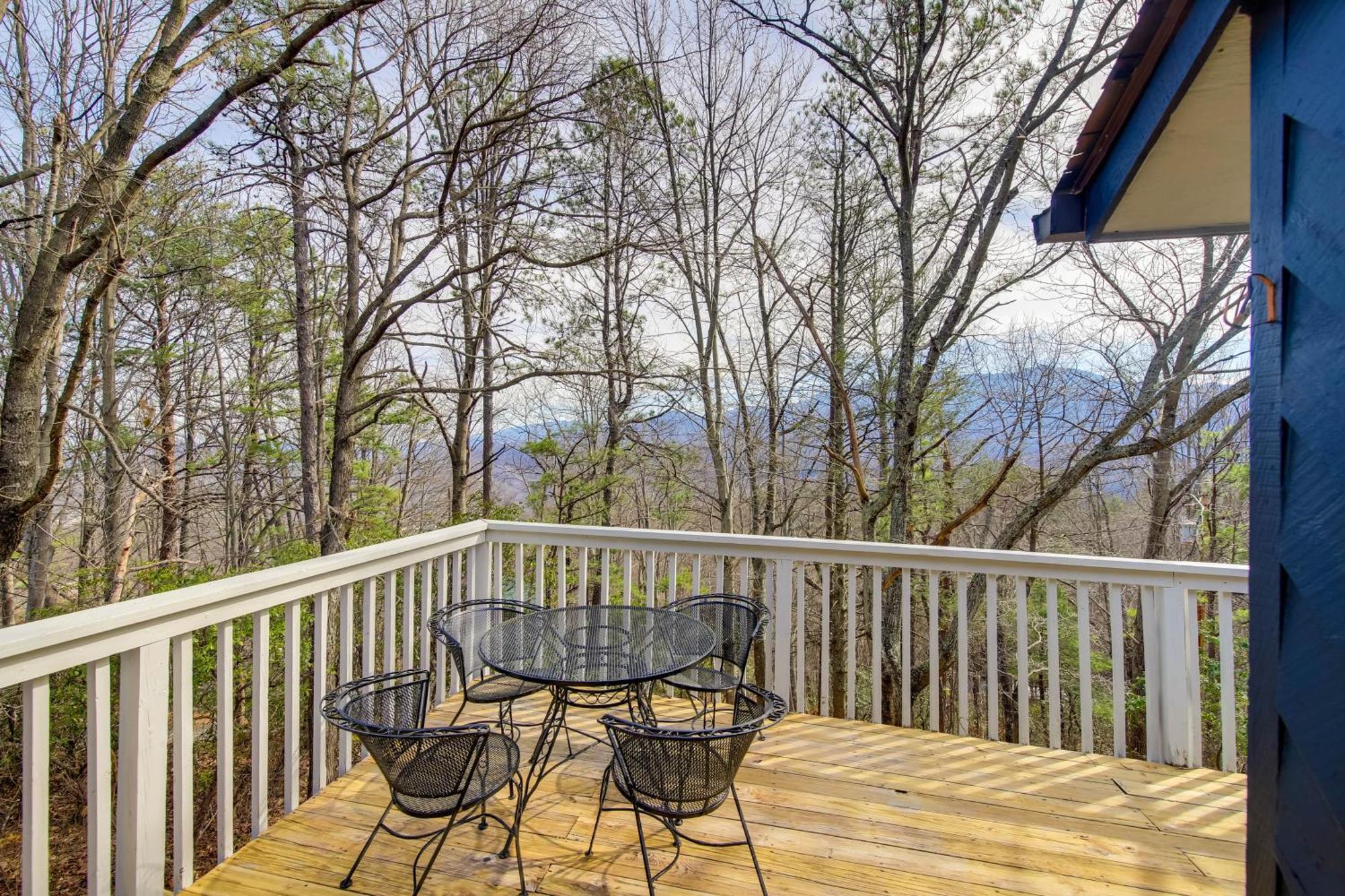 Gatlinburg Mountain Cabin With Hot Tub, Deck And Games Exterior foto