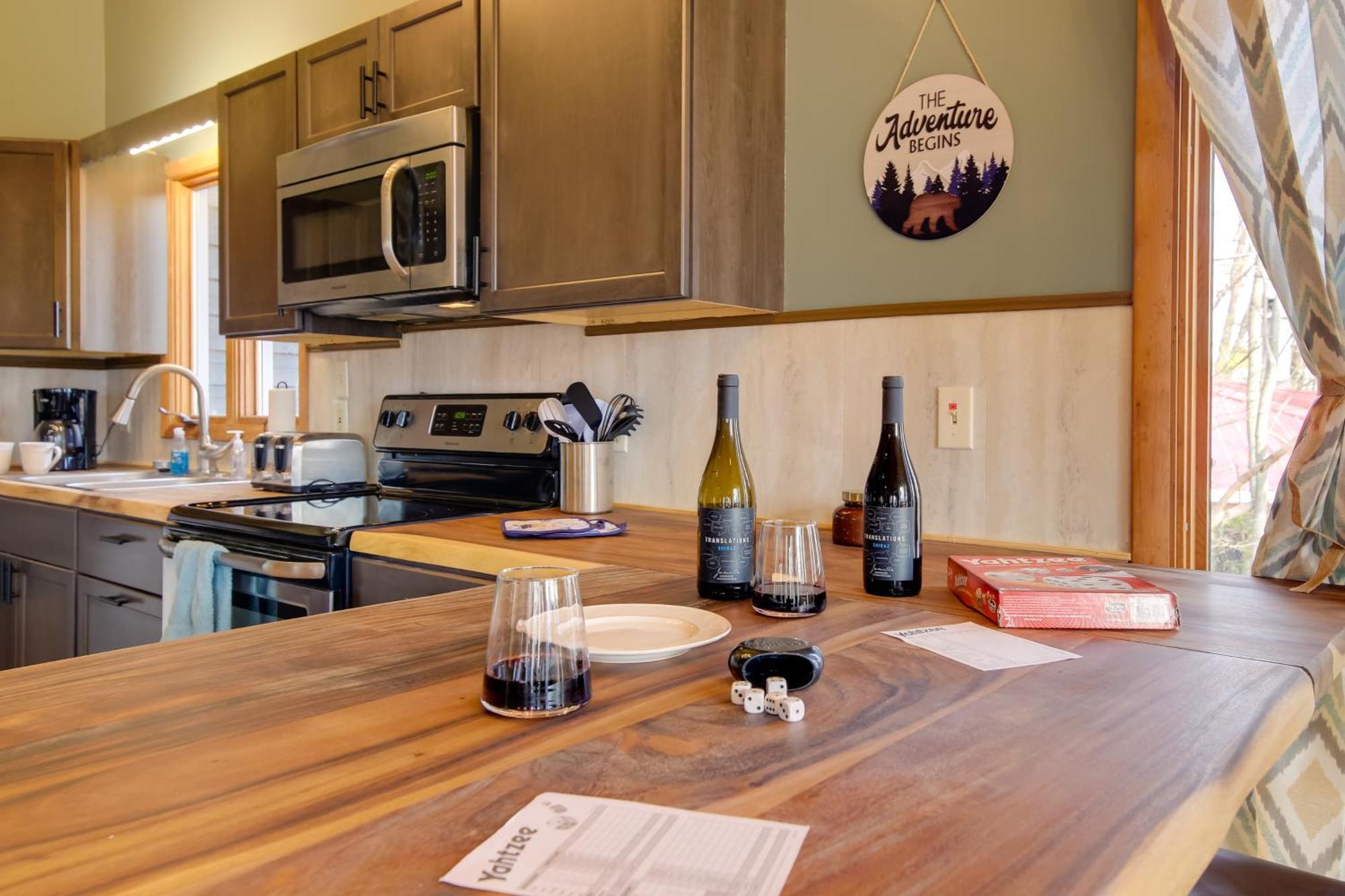 Gatlinburg Mountain Cabin With Hot Tub, Deck And Games Exterior foto