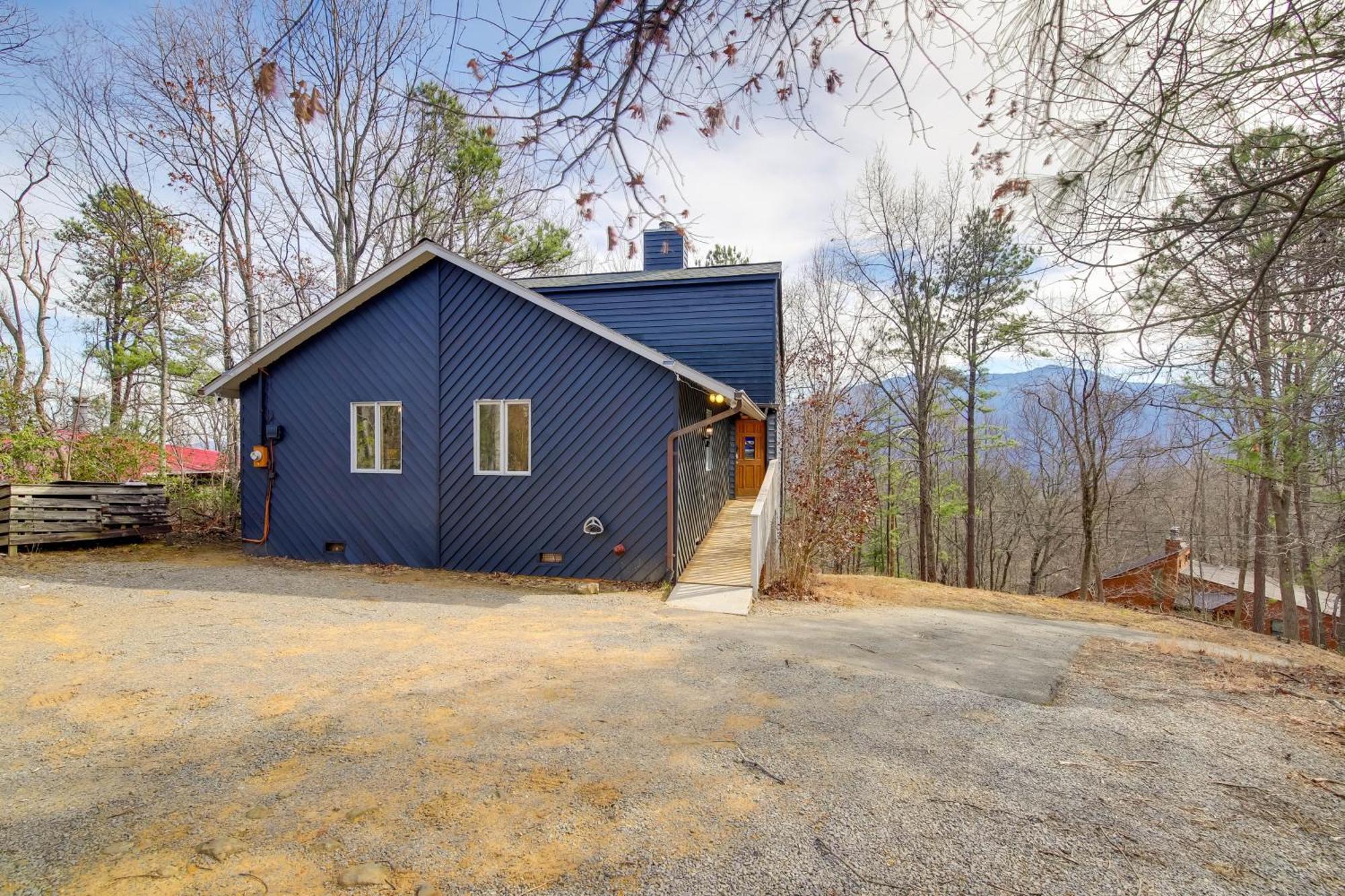 Gatlinburg Mountain Cabin With Hot Tub, Deck And Games Exterior foto